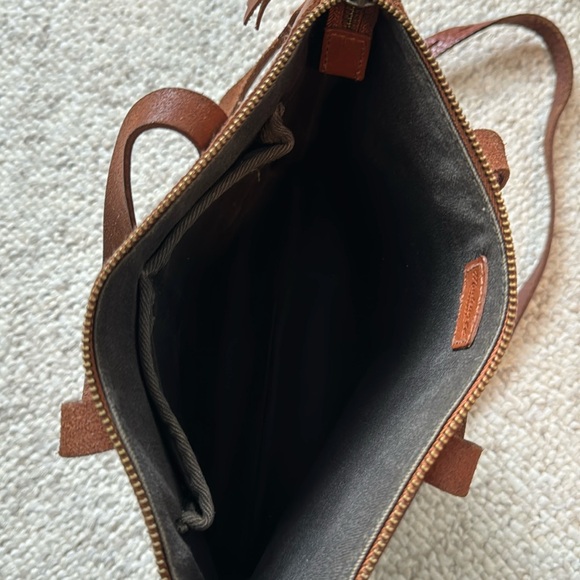 Madewell Transport Tote Small - vegan leather, tan - Picture 12 of 15